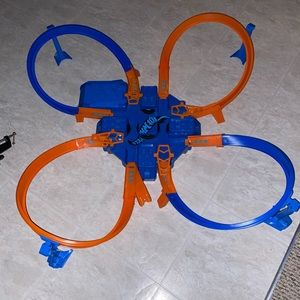 Hot Wheels Criss Cross Crash Track